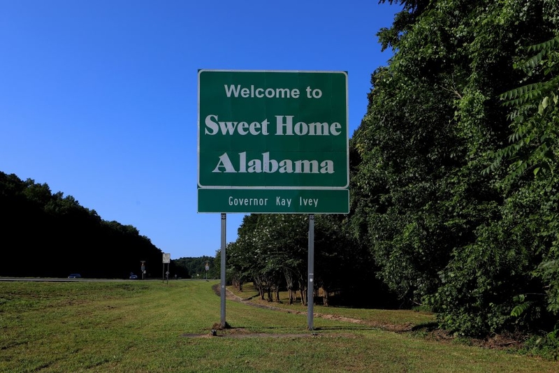 Home alabama. Welcome to Sweet Home Alabama. Welcome to Alabama Мем. Sweet Home Alabama sign. Sweet Home Alabama sign Rain.