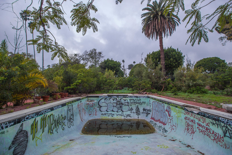 A Look Inside Liza Minnelli’s Abandoned Childhood Mansion | 