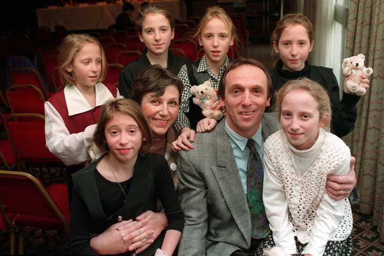 The Remarkable Story Of The Very First All Girl Sextuplets