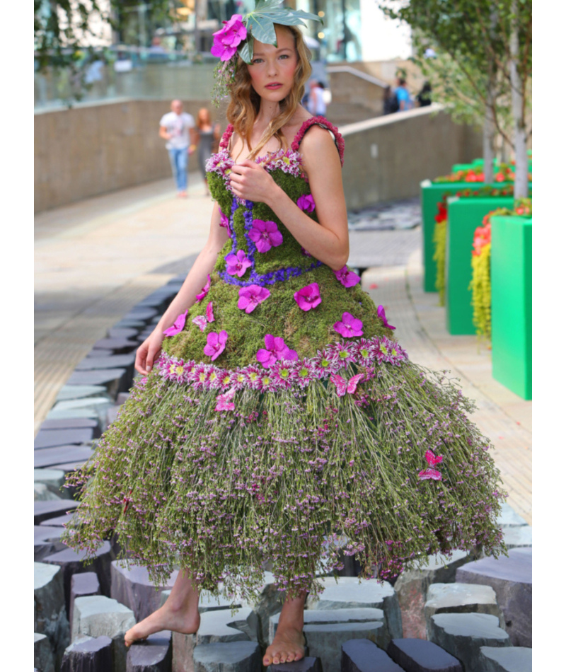 The Floral Arrangement | Alamy Stock Photo by PA Images / Peter Byrne