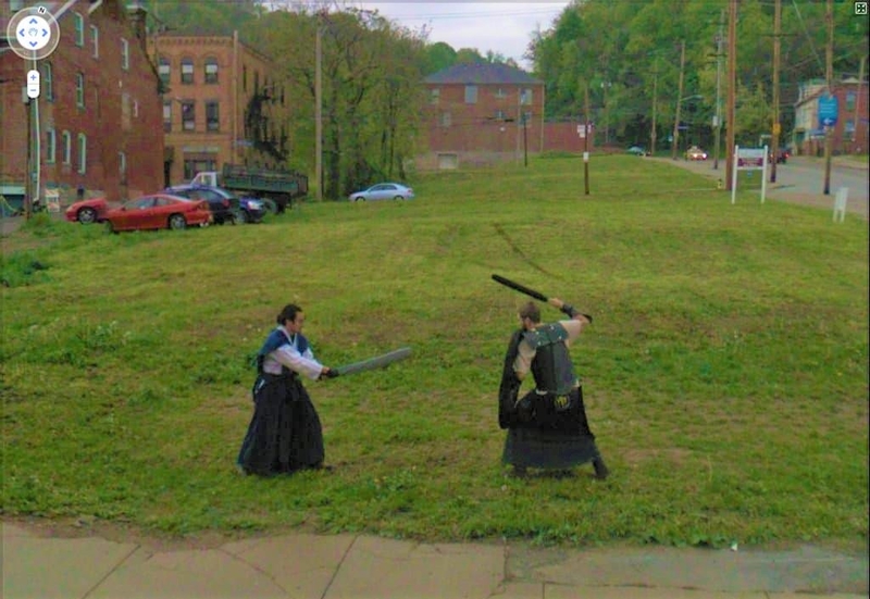 Samurais Spotted In American Suburb | Imgur.com/jwzuzFP via Google Street View