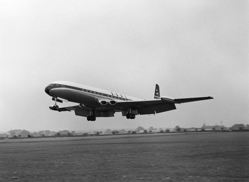 DH 106 Comet | Alamy Stock Photo by Trinity Mirror/Mirrorpix