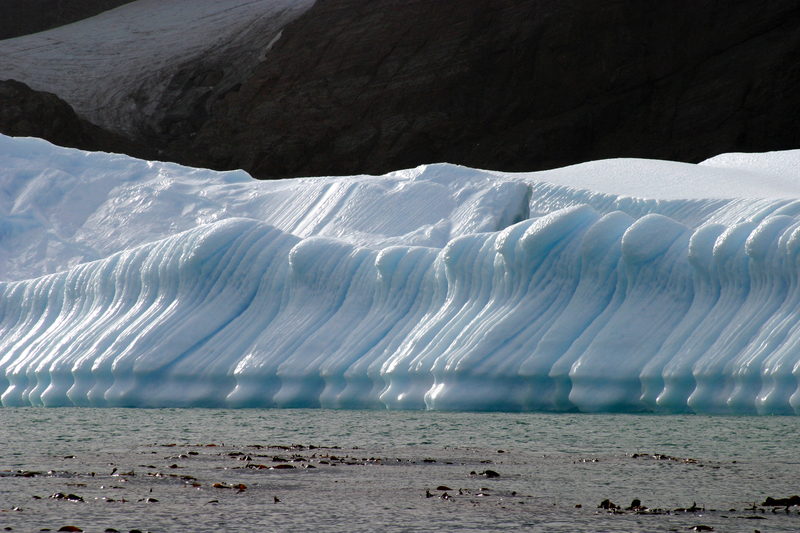 An Ice Wall of Soldiers | Alamy Stock Photo by MONPIX 