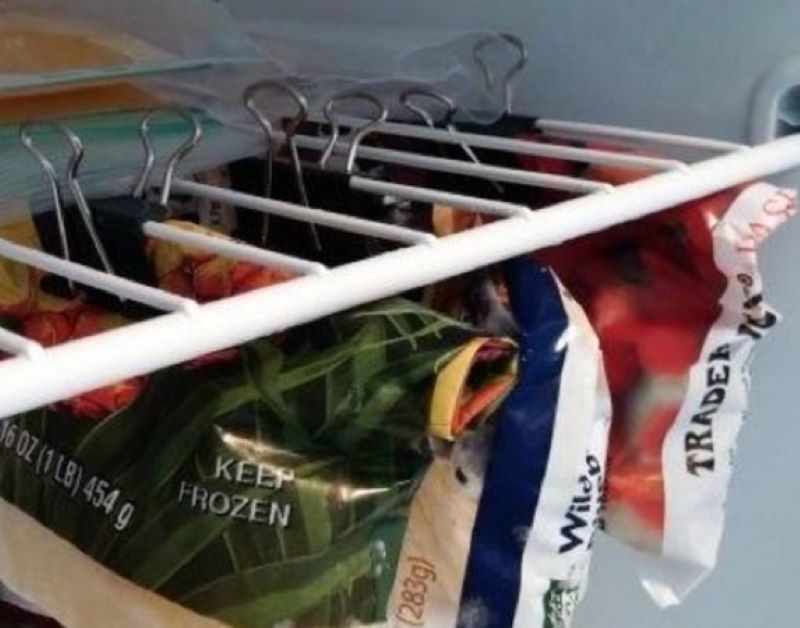 Use Binder Clips in the Freezer | Imgur.com/jYIgo1z