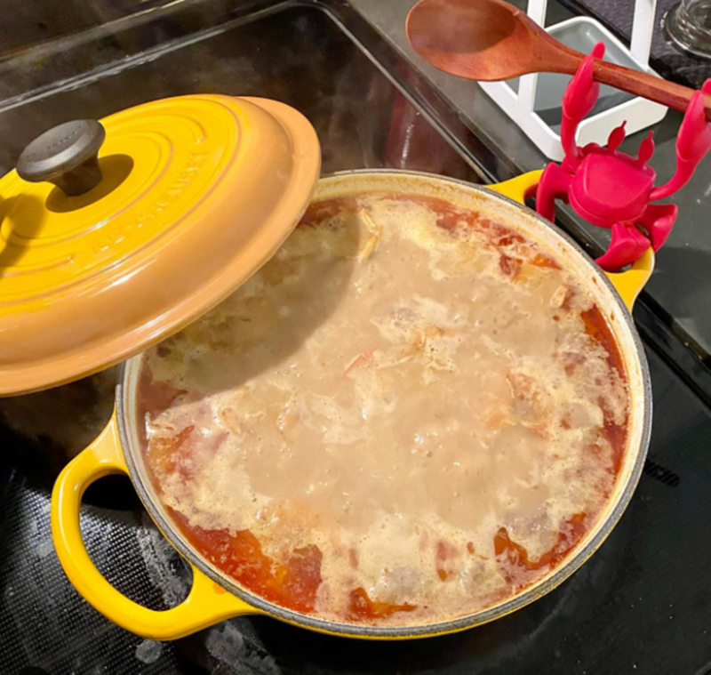 Crab Utensil Rest and Steam Releaser by Ototo ($19) | Instagram/@endoru