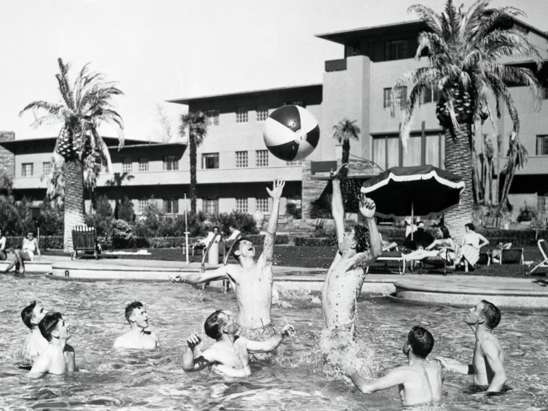 Water Polo in a Vegas Pool | Getty Images Photo by Bettmann