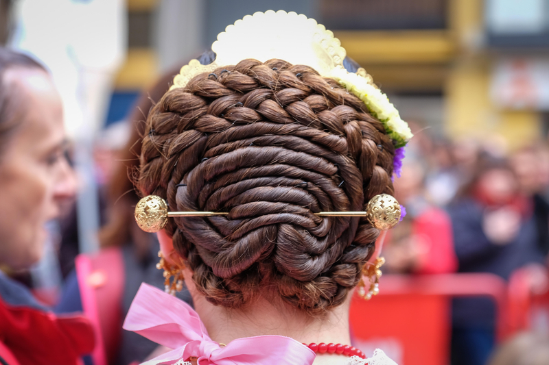 Fallera Hairdo | Alamy Stock Photo by Paul Mariess