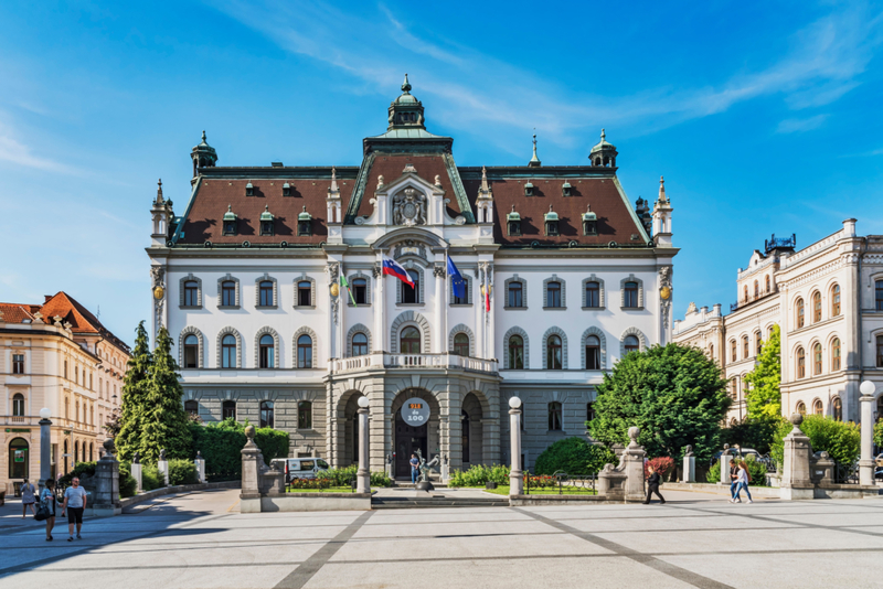 No Degree, No Problem | Alamy Stock Photo by Gunter Kirsch 