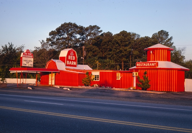 Red Barn | Alamy Stock Photo by Alpha Stock