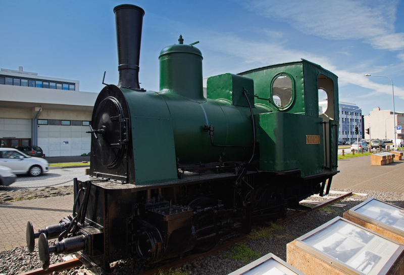 There Isn’t a Public Railway System | Alamy Stock Photo by David Brabiner