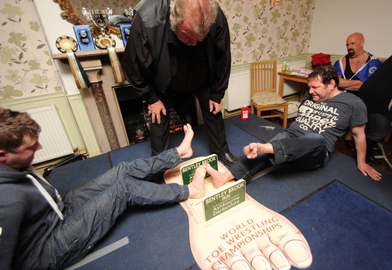 Toe Wrestling | Alamy Stock Photo