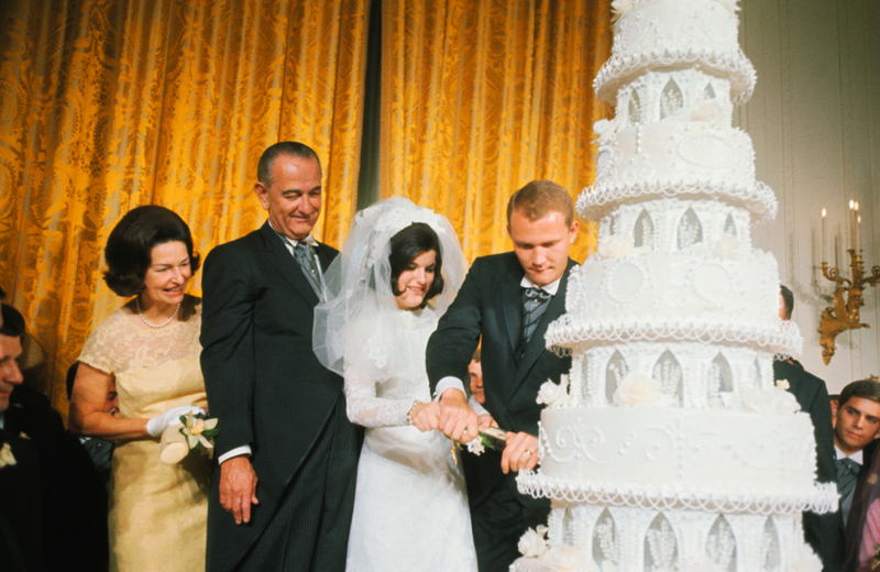 Luci Baines Johnson y Pat Nugent | Getty Images photo by Bettmann/Contributor