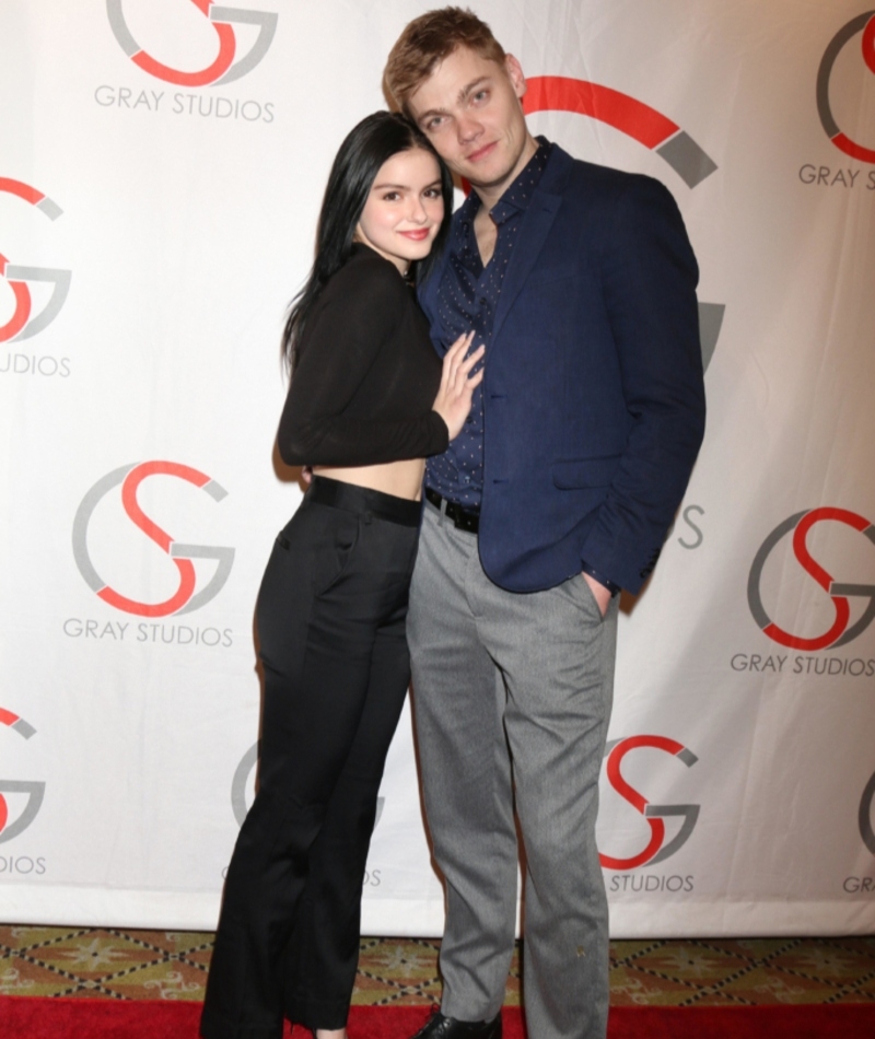 Ariel Winter & Levi Meaden (Dated) | Alamy Stock Photo