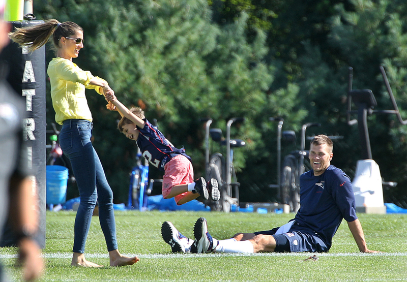 Being an NFL Dad Is Challenging | Getty Images Photo by Pat Greenhouse/The Boston Globe 