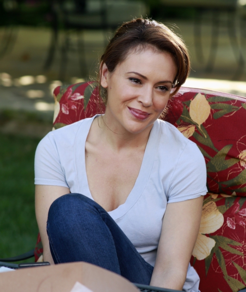 Alyssa Milano on “Mistresses” | MovieStillsDB Photo by HarperSeven/production studio