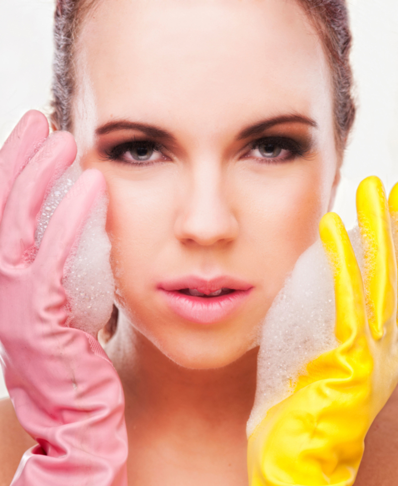 Using Dishwashing Liquid on Your Face | Alamy Stock Photo