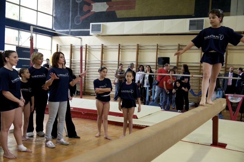 Learn Gymnastics From The Best | Getty Images Photo by Juan Naharro Gimenez