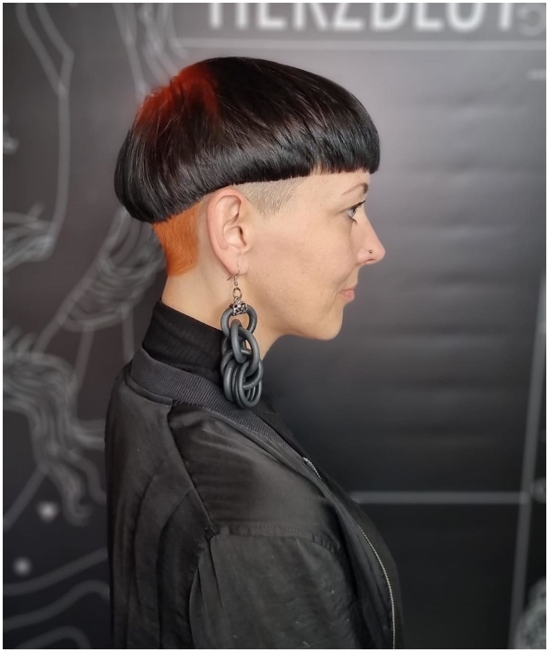 The Bowl Cut | Instagram/@herzblut_friseure