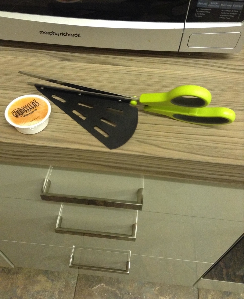 Pizza Scissors | Imgur.com/ALLTHECHEESEPLEASE