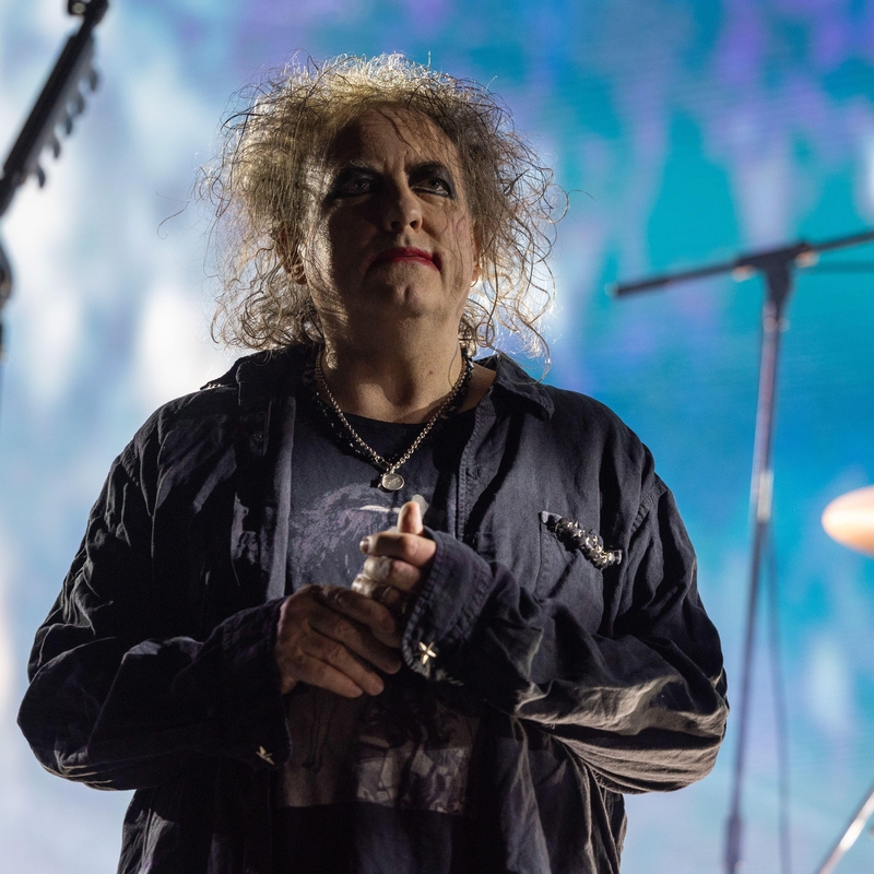  Robert Smith | Alamy Stock Photo by Daniel DeSlover/Sipa USA