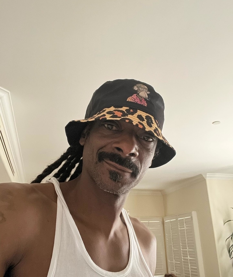 Smarty Pants Snoop | Instagram/@snoopdogg