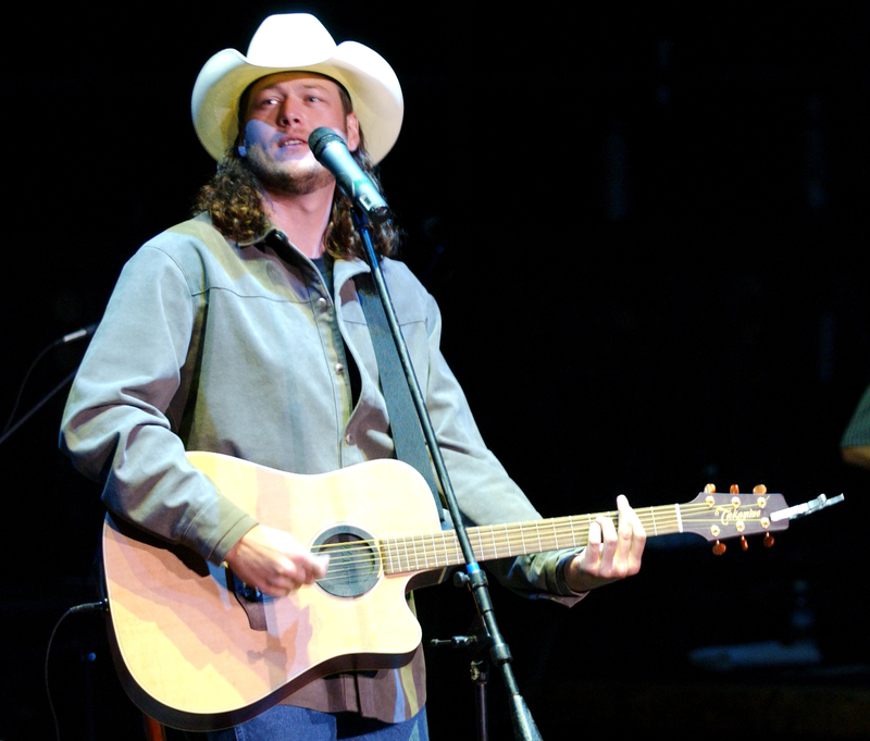 Blake Shelton Then | Getty Images Photo by Tim Mosenfelder/Corbis