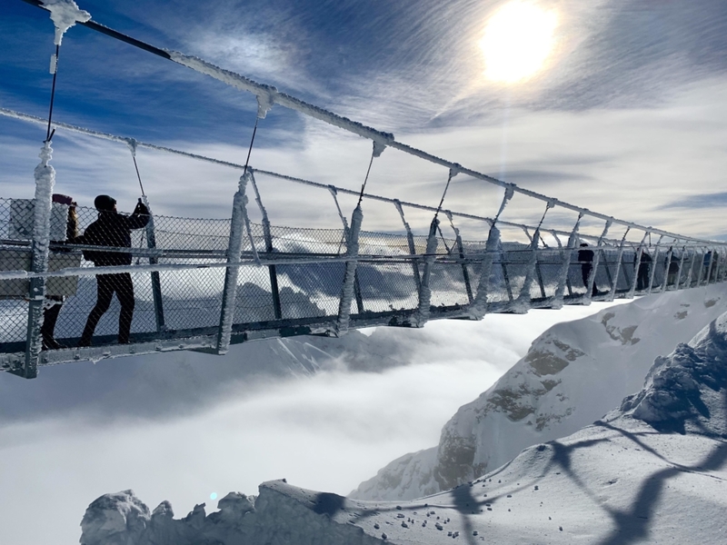 Titlis Cliff Walk, Suiza | Alamy Stock Photo by sfwparkes/Stockimo