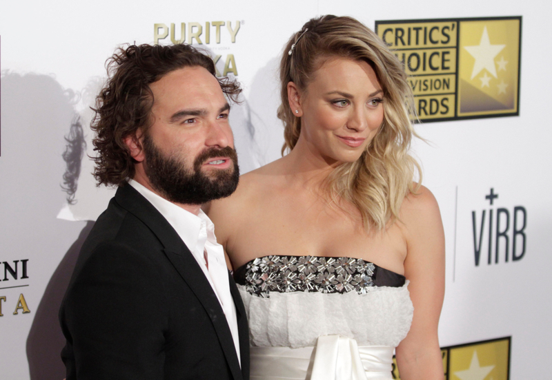 Johnny Galecki e Kaley Cuoco | Alamy Stock Photo