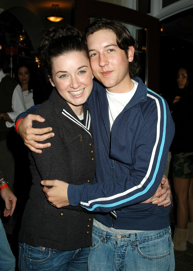 Margo Harshman et Chris Marquette | Alamy Stock Photo