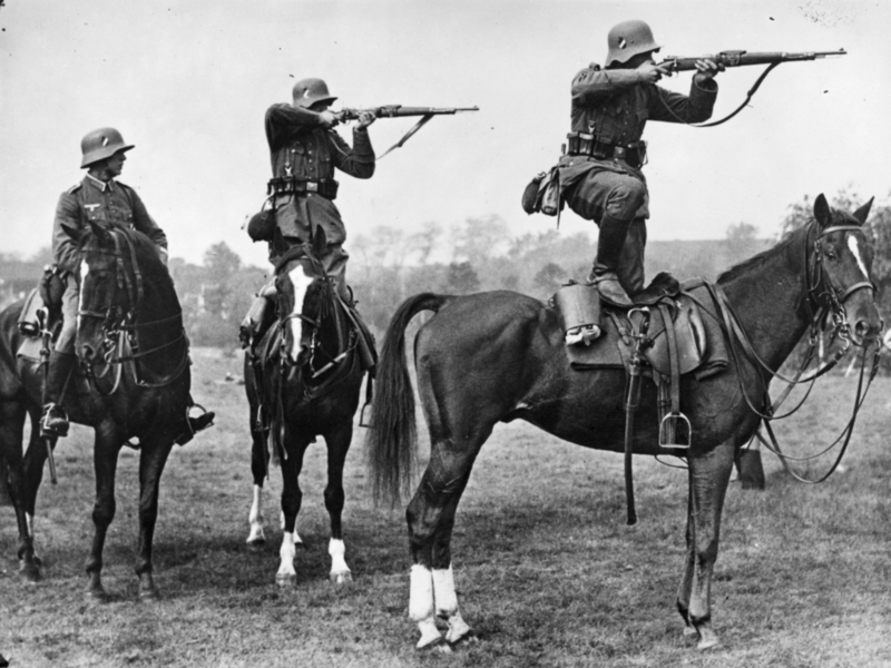 The Karshorter Racecourse | Getty Images Photo by Topical Press Agency