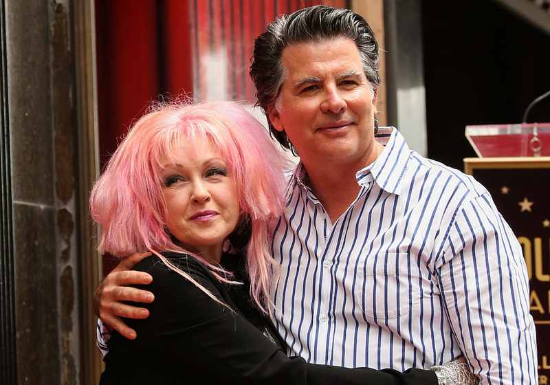 Cyndi Lauper et David Thornton | Getty Images Photo by Paul Archuleta