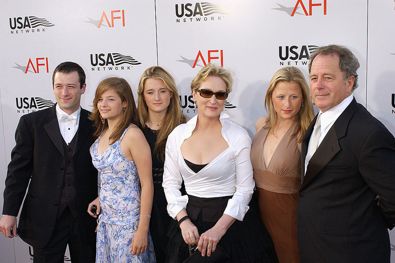 Meryl Streep & Mamie, Grace, Louisa Gummer | Getty Images Photo by Frank Trapper/Corbis