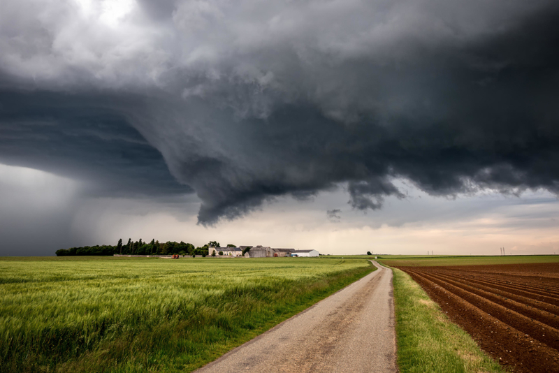 Se Há Conjuntos De Nuvens No Céu, Fuja Para Um Abrigo | Alamy Stock Photo by Xavier Delorme/BIOSPHOTO