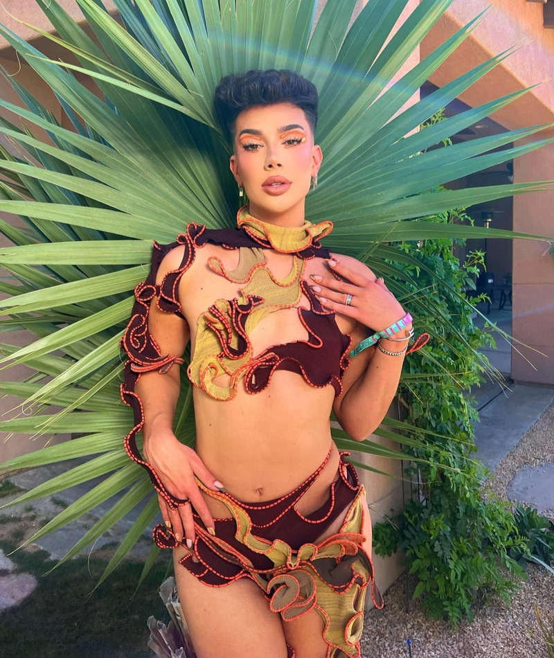 James Charles tut das Unmögliche | Instagram/@jamescharles