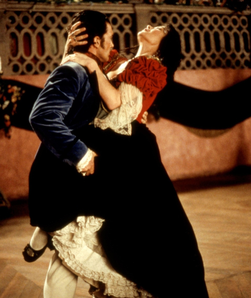 Baile apasionado en “La máscara del Zorro” | Alamy Stock Photo by TriStar Pictures/courtesy Everett Collection