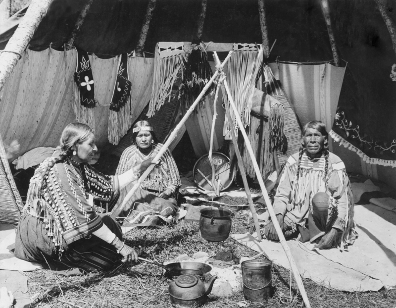 Los Pies Negros en Tipi | Getty Images Photo by ullstein bild