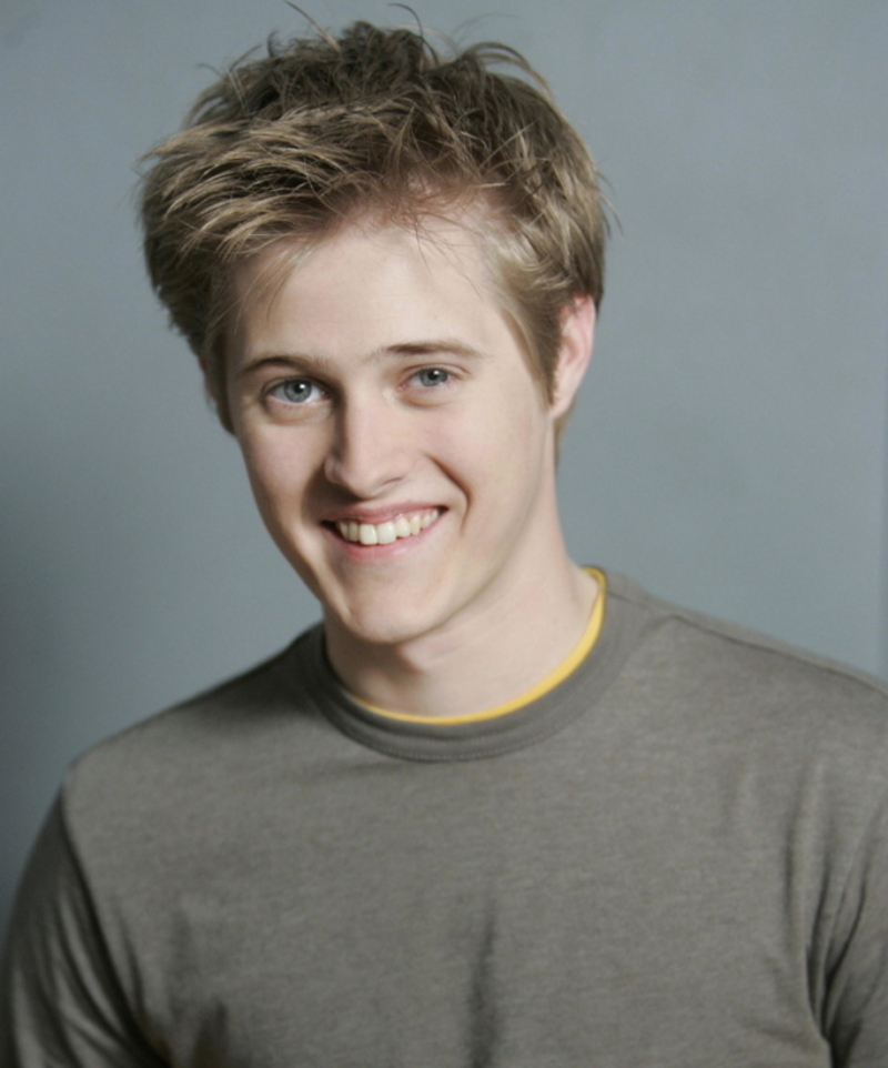 Lucas Grabeel antes | MovieStillsDB