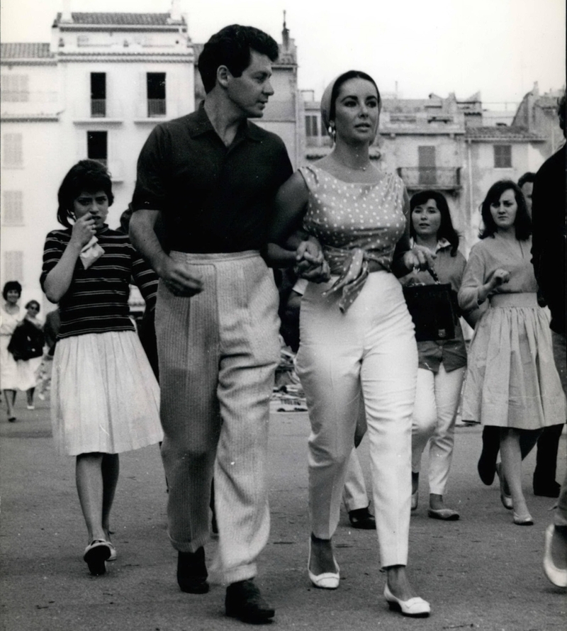 Elizabeth Taylor and Eddie Fisher | Alamy Stock Photo by KEYSTONE Pictures USA