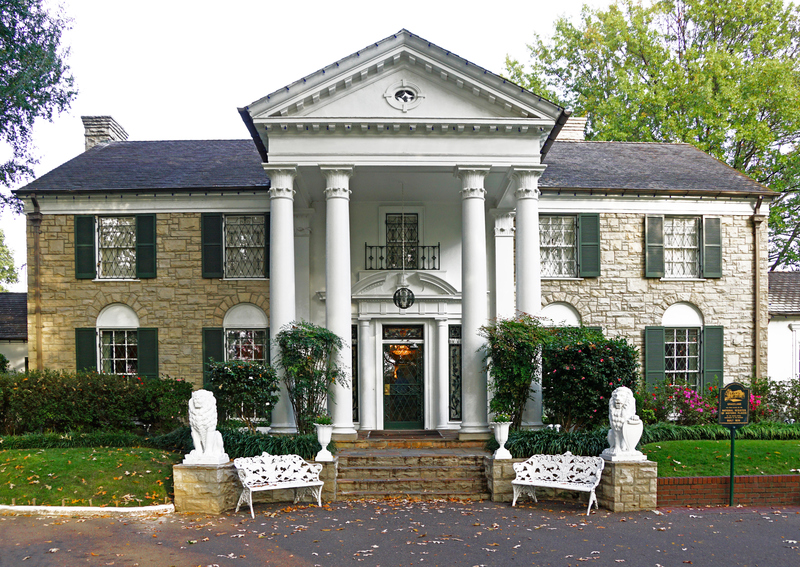 Graceland After Elvis | Alamy Stock Photo by Dennis Cox 