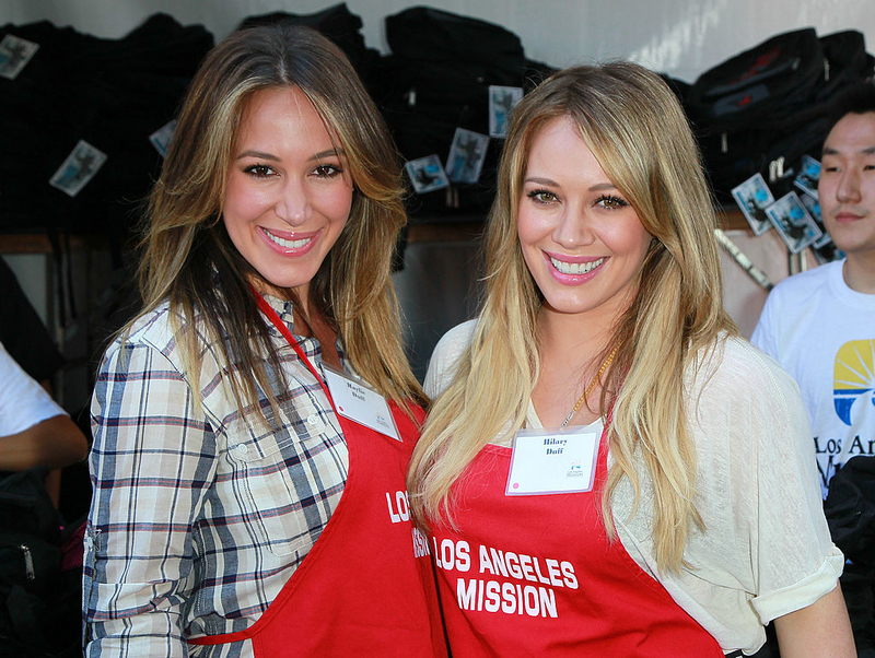 Hilary Duff mit ihrer Schwester Haylie | Getty Images Photo by David Livingston