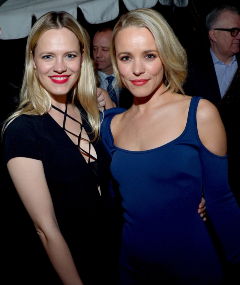 Rachel McAdams mit ihrer Schwester Kayleen | Getty Images Photo by Charley Gallay/Vanity Fair