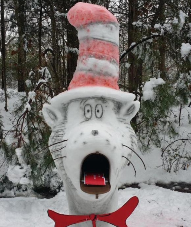 My Mailman's Name is Seuss | Twitter/@SaveSnailMail