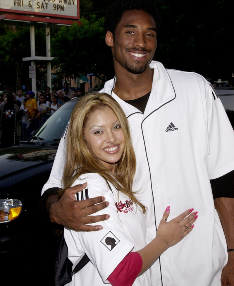 Amor verdadero en su máxima expresión: Kobe y Vanessa Bryant 2000 | Alamy Stock Photo