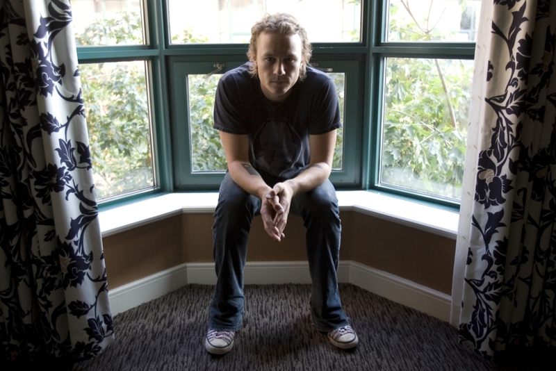 Heath Ledger casi se rompe la mano | Shutterstock Editorial Photo by Jonathan Hayward