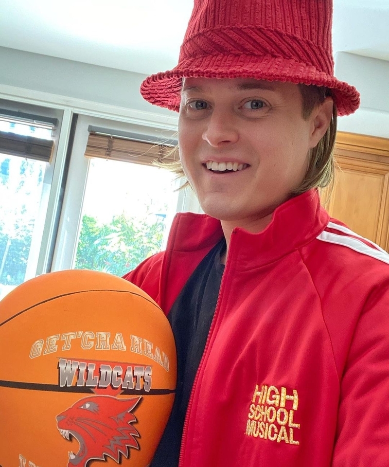 Lucas Grabeel | Agora | Instagram/@mrgrabeel