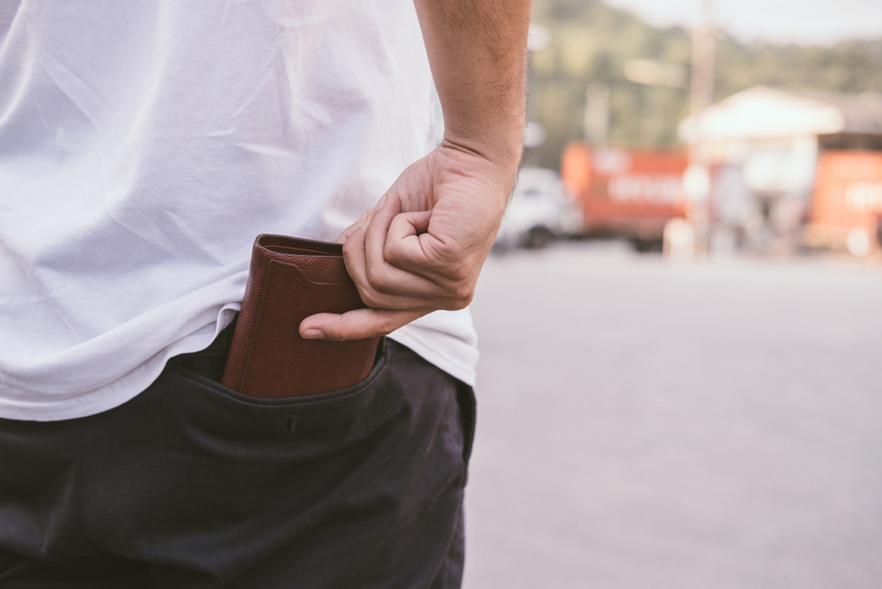 Guardar Sua Carteira No Bolso De Trás | Shutterstock