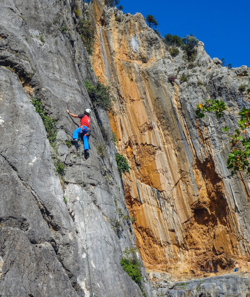 ESCALADOR CORAJOSO | Alamy Stock Photo by Chris Craggs 