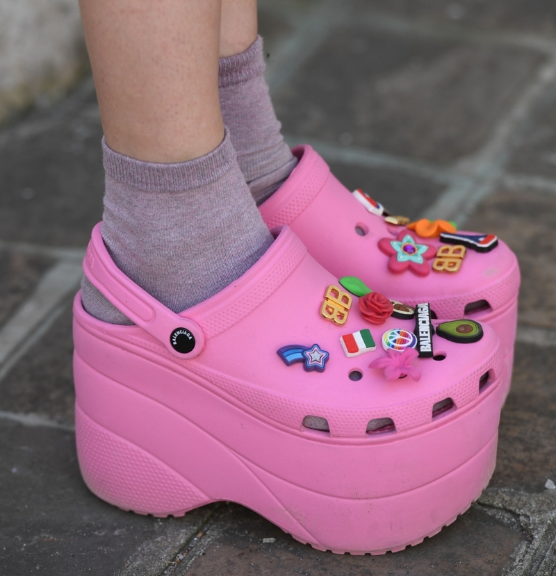 Crocs Con Plataformas | Shutterstock Editorial