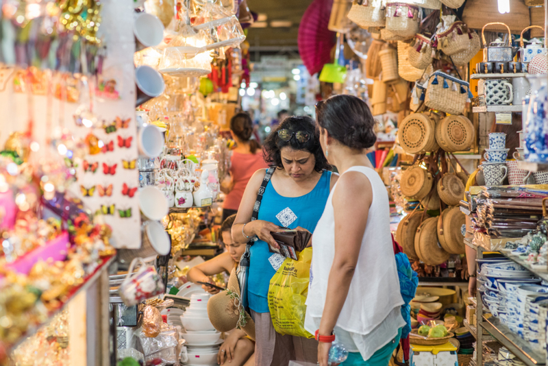 Você Acha que É uma Benção para a Economia Deles | Shutterstock Photo by David Bokuchava