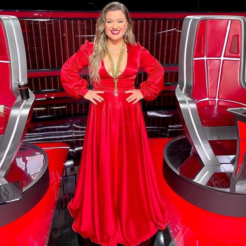 She Defends Others From Fat Shamers | Instagram/@kellyclarkson